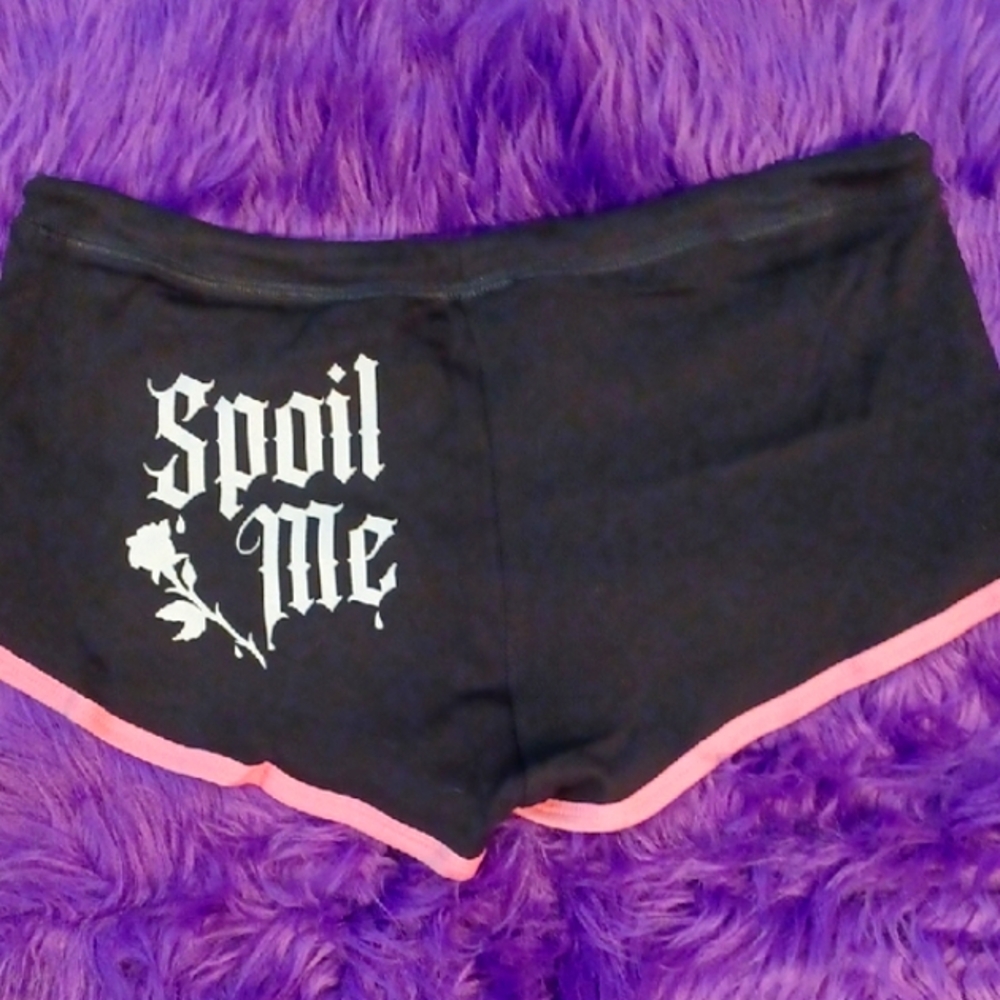 TOO FAST 2X SPOIL ME SHORT SHORTS TRIMMED IN PINK